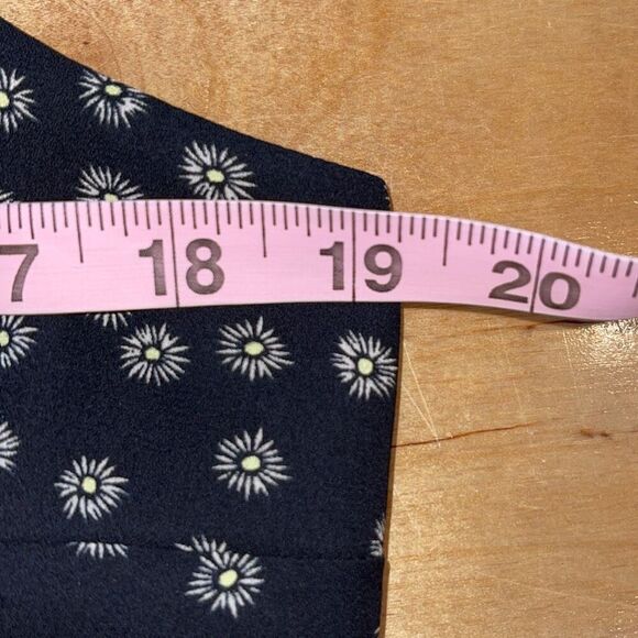 Banana Republic V-Neck Adjustable Tank Camisole Black Floral Size Large NWT - Picture 6 of 6